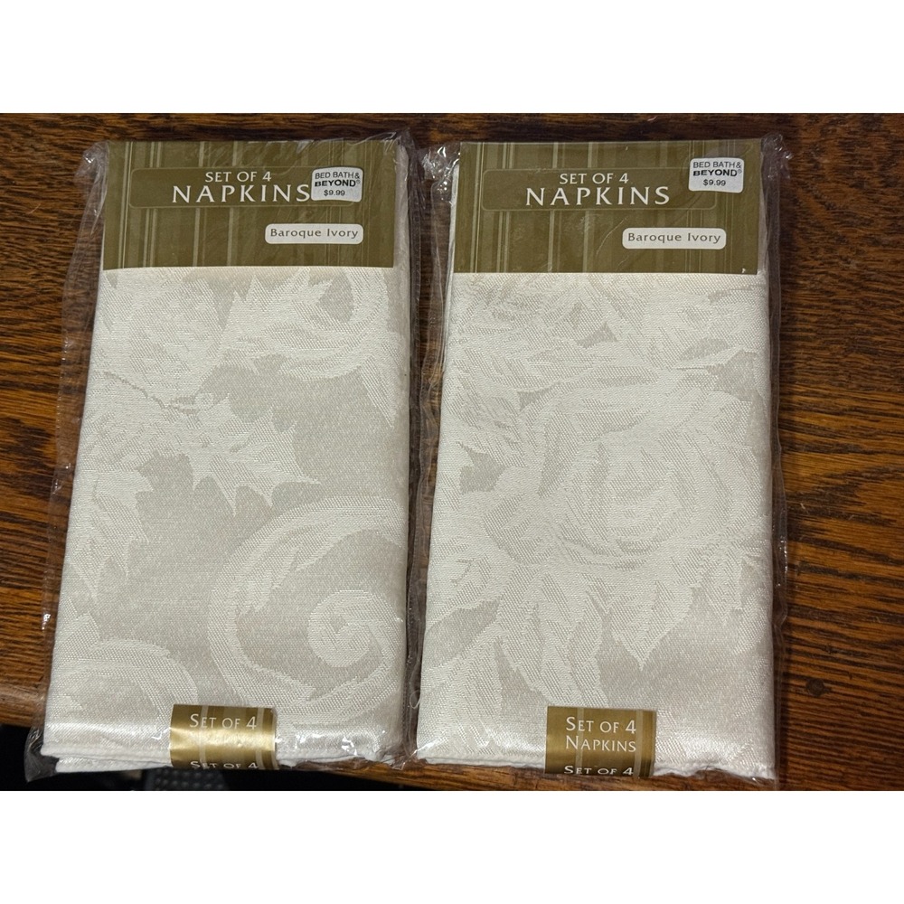 Napkins Cotton Blend x2 set of four. Baroque Ivory Poinsetta Holiday